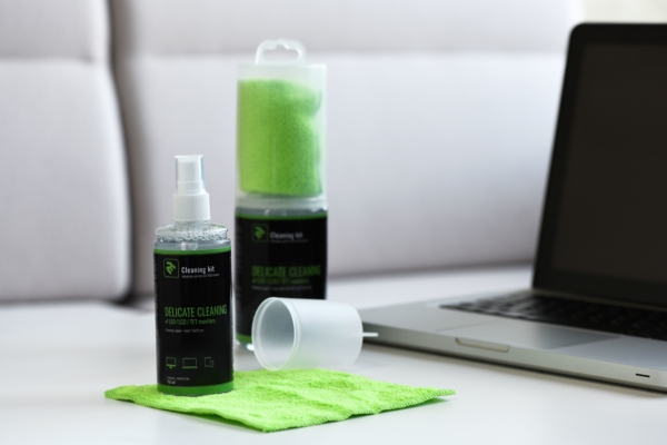2E cleaning kit — 150 ml gel and 15×15 cm cloth
