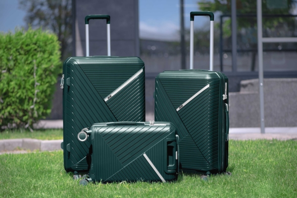 2E Plastic Suitcase, SIGMA, M, 4 Wheels, Emerald Green