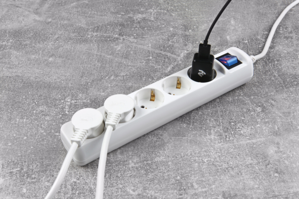 2E Power strip 5XSchuko switch, 3G*1.0мм, 3м, white