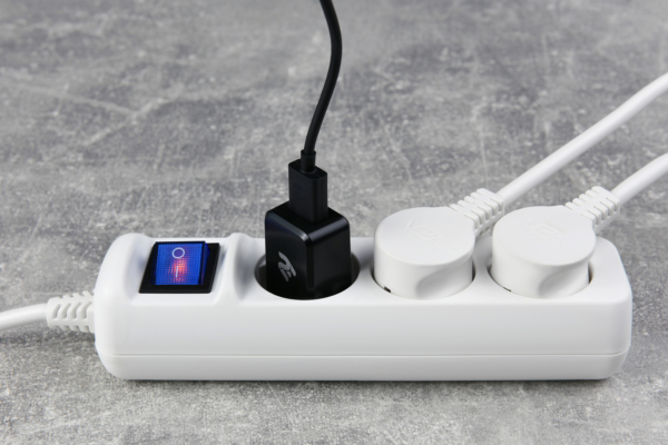 2E Power strip 3XSchuko with switch, 3G*1.5mm, 1.5m, white