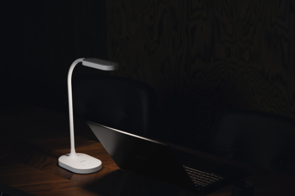 2E Table Lamp with battery 9W 3000K 4000K 5700K 2200mAh USB-С white