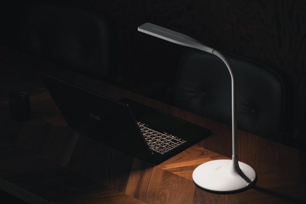 2E Table Lamp with battery 7W 3000K 4000K 5700K 2200mAh USB-A white